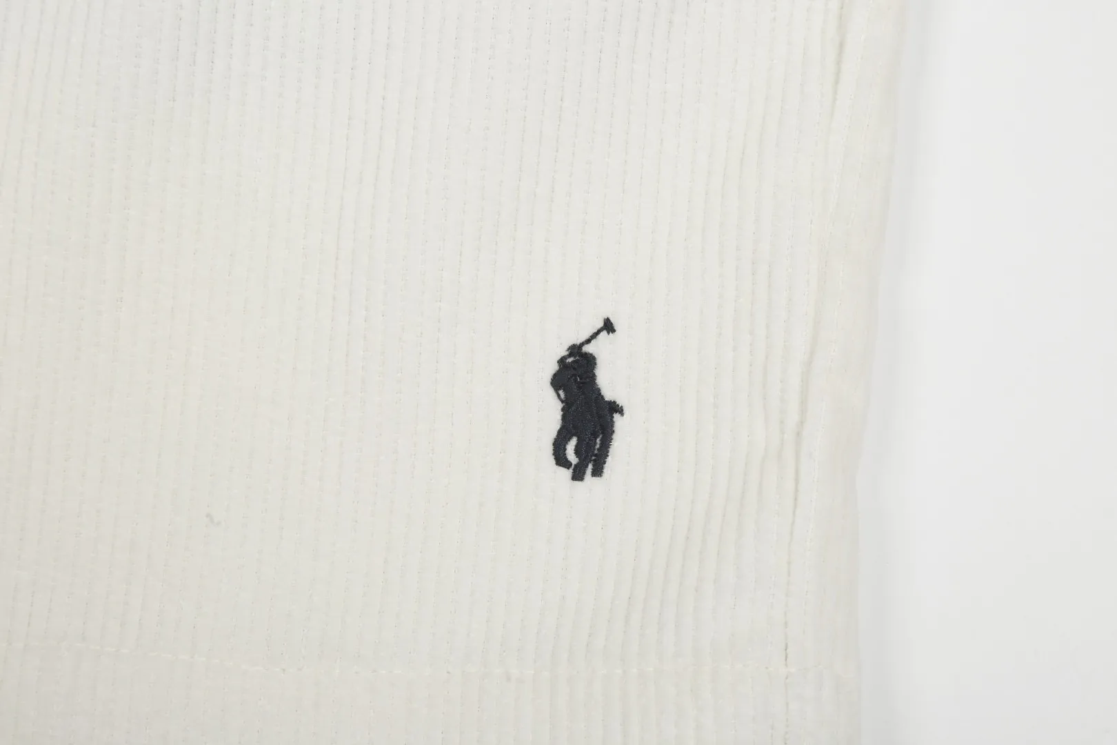 P190 white background picture [popular in summer] Style number: 25053# Color: dark navy/off-white/light pink/coffee size: S to 1.2 Bronze gas eyes Customized brand RL letter pendant clock Green cotton waist rope ✅ - 100% restored workmanship A-line five-point fit Double pockets on the back Double stitched light independent waistband ✅ - RL/corduroy summer shorts Full of loose elastic band style Stiff version super neat Suede texture high-end pull-up matching shirt T-shirt Long-sleeved N-kind style Super feel on the upper body The laziness makes me feel full. The colors are super refreshing and clean. It has a high-quality texture.